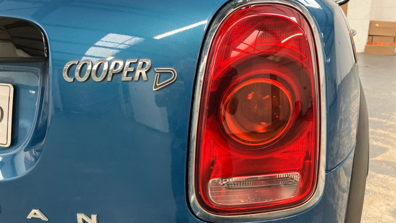 MINI Countryman 2.0 Cooper D 5dr [Chili/Nav+ Pack] Diesel Hatchback